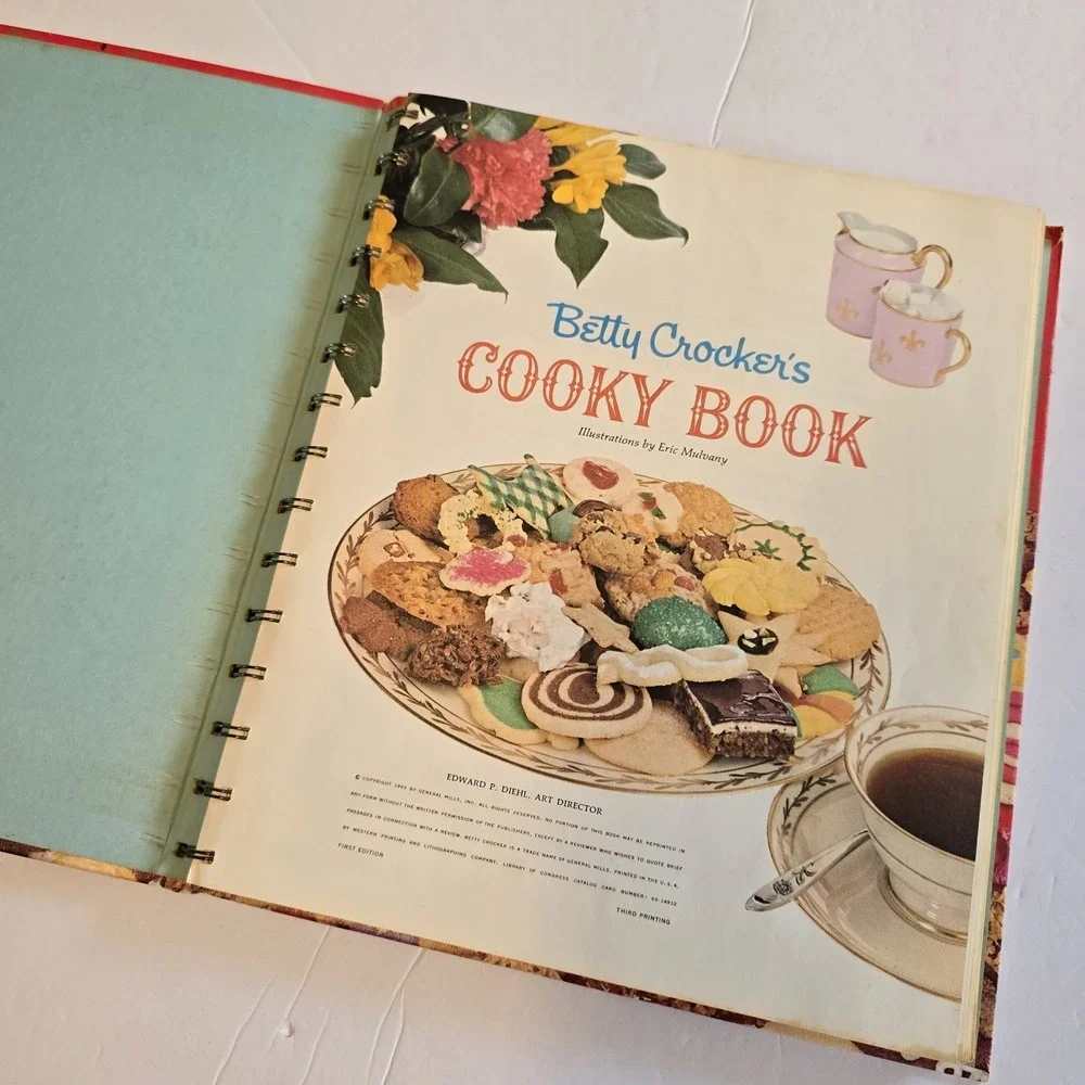 Vintage 1963 Betty Crocker Cookie Book 1st Edition 3rd‎ Printing Spiral Holiday